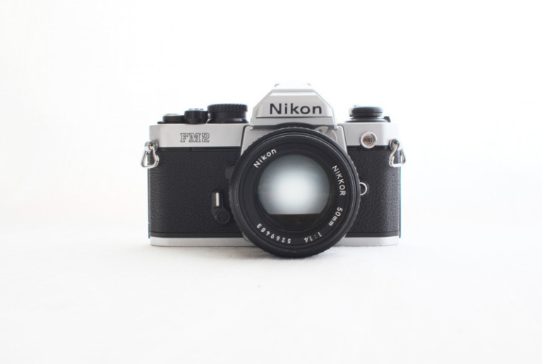『Nikon New FM2』というフィルムカメラを、わかりやすく紹介します | 読みもの