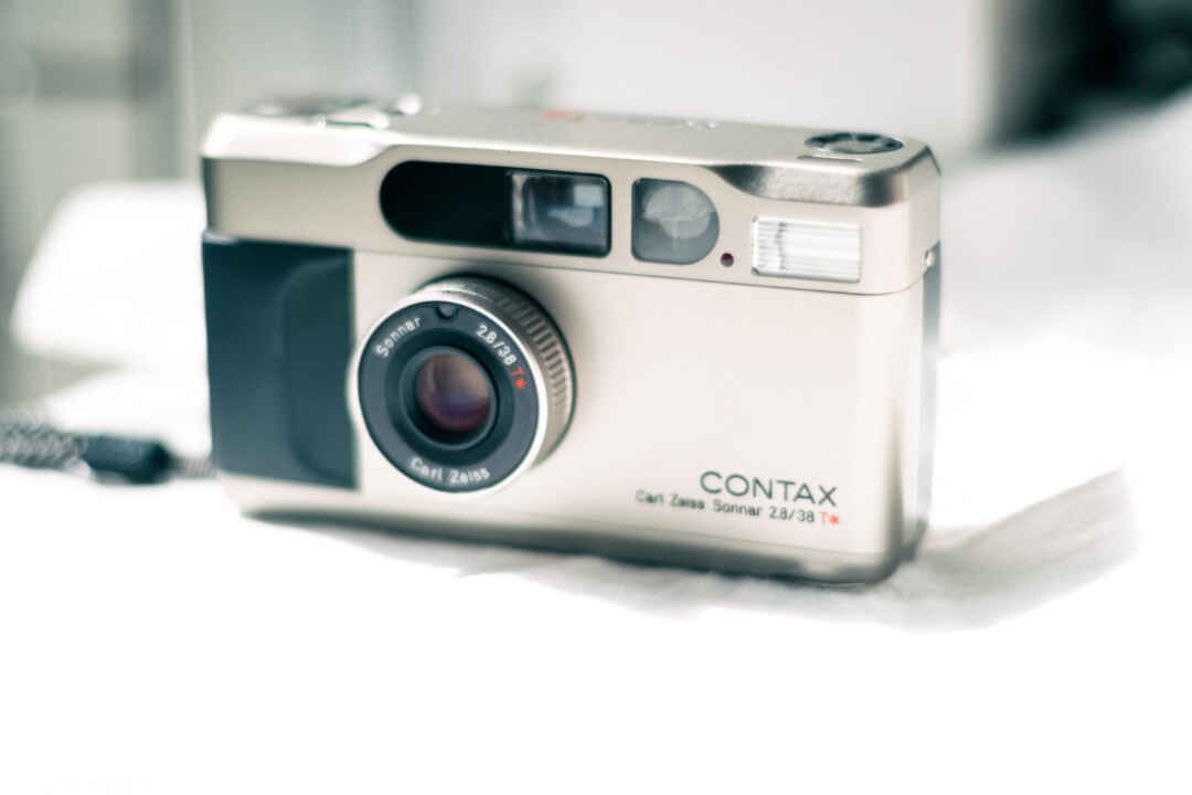 contaxT2☆純正カバー、箱付き☆フィルムカメラカメラ - フィルムカメラ